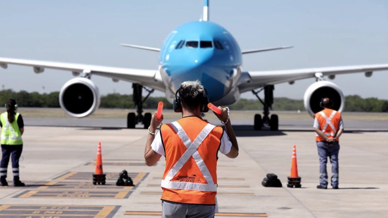 Arriba este mediodía a Moscú el nuevo vuelo de Aerolíneas Argentinas que traerá más vacunas