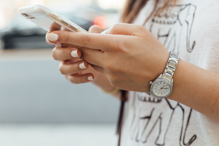 Las ocho claves para pedir la Prestación Básica Universal de Internet, telefonía móvil y tv por cable