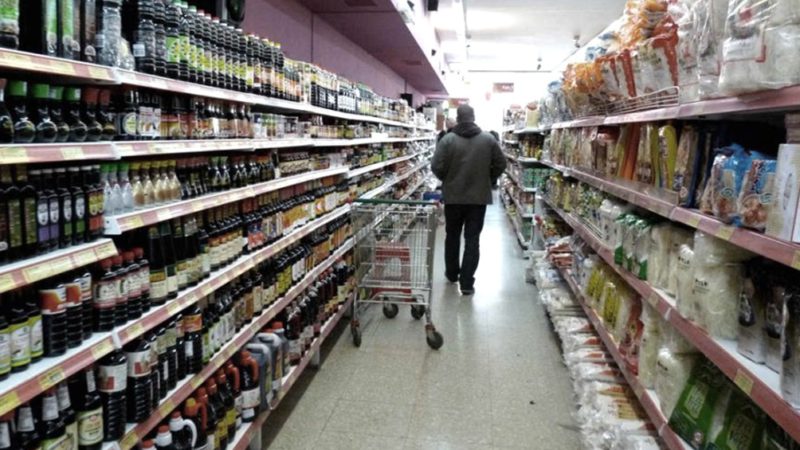 El Gobierno imputó a grandes empresas de consumo masivo por generar desabastecimiento