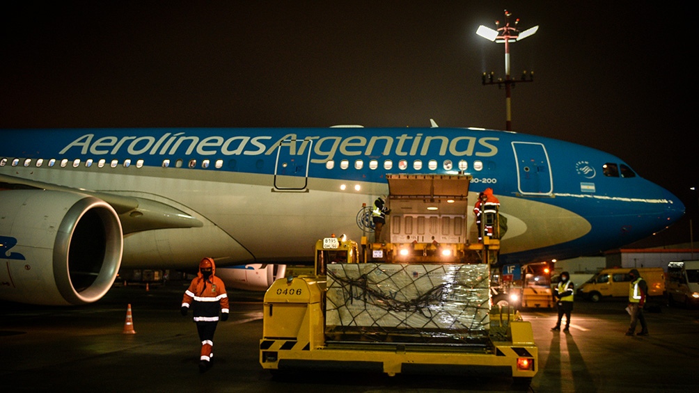 Llegó esta tarde el avión de Aerolíneas con 330 mil dosis de la vacuna Sputnik V