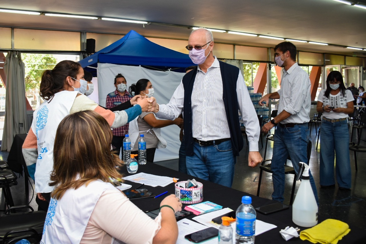 El Ministro de Salud bonaerense visitó Tandil en el marco del colapso del sistema sanitario local