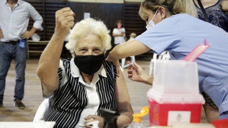 La Provincia terminará de vacunar a la población de riesgo en junio