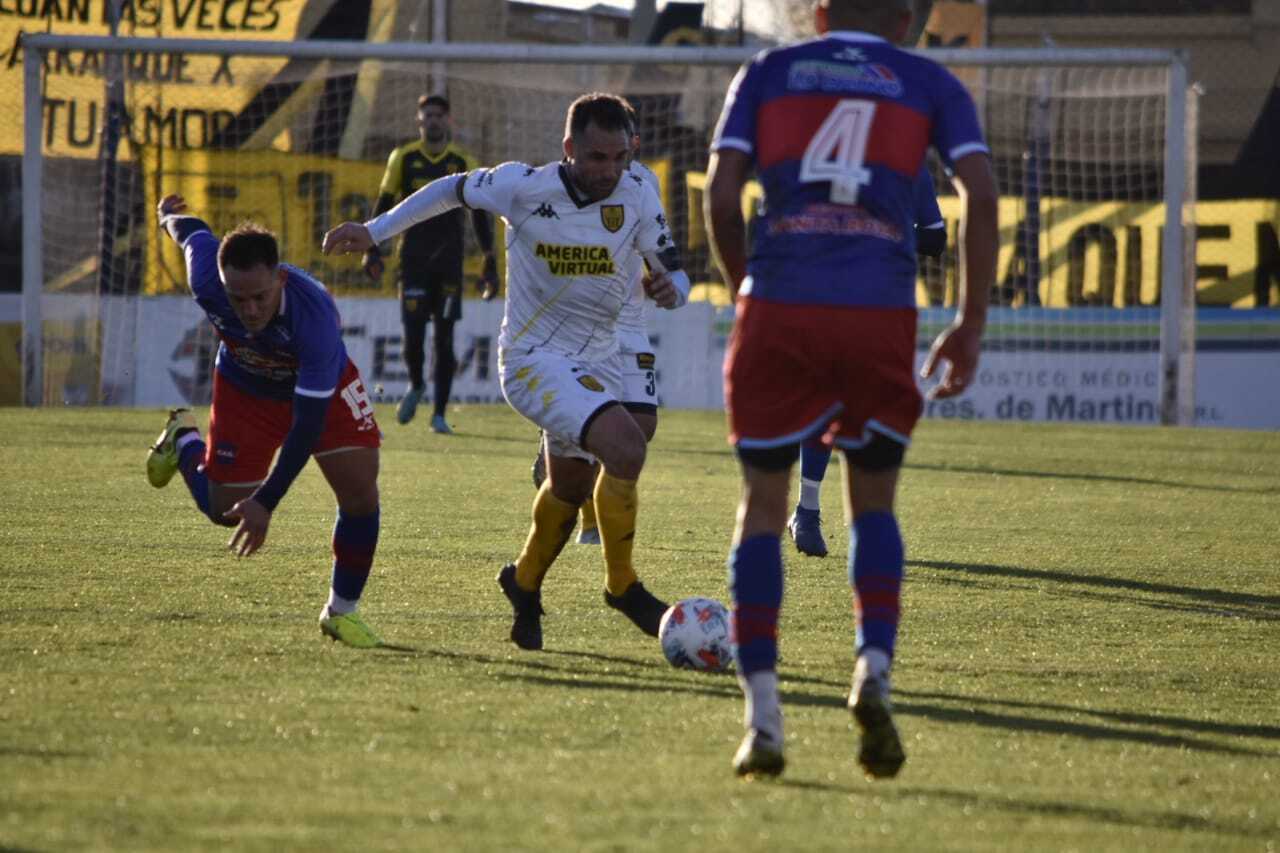 Santamarina lo tenia todo y en siete minutos se quedó sin nada ante el líder Güemes