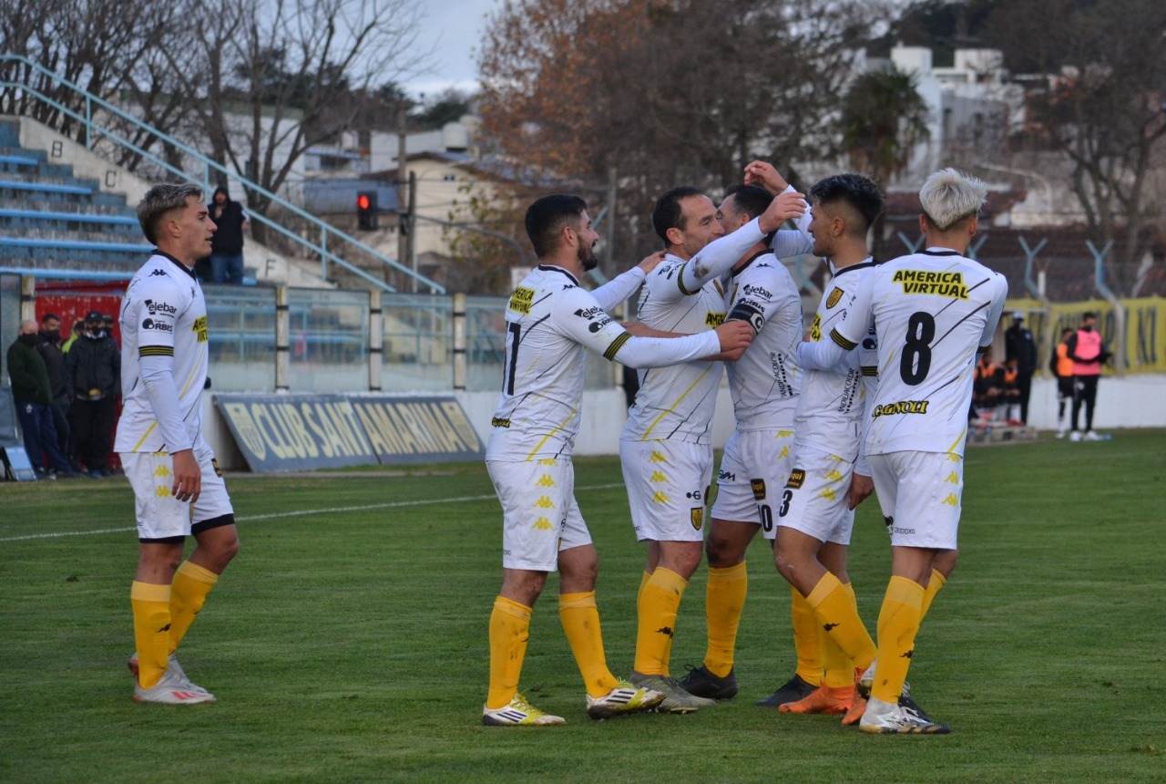 Santamarina ganó y se ilusiona en la Primera Nacional