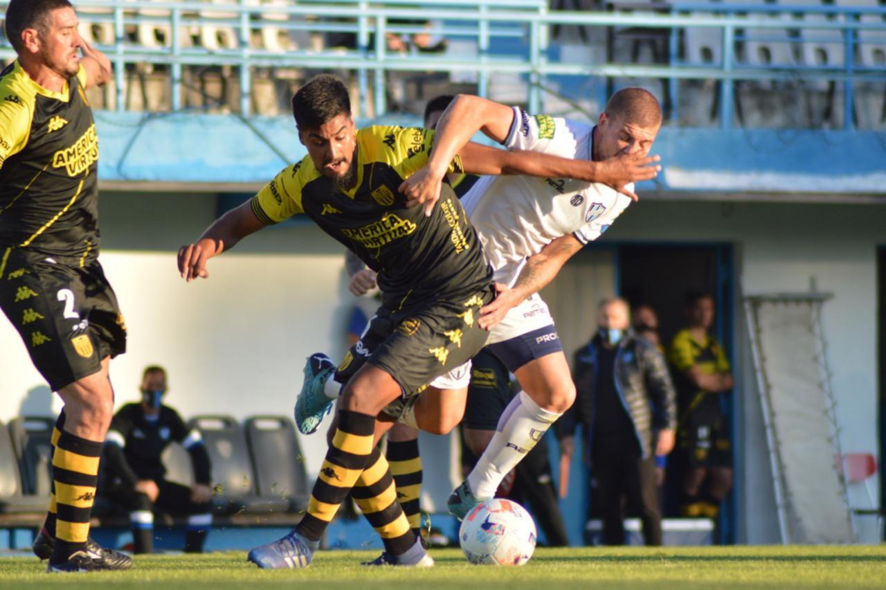 Santamarina enfrenta en Tandil al puntero Güemes para acortar distancia en las posiciones