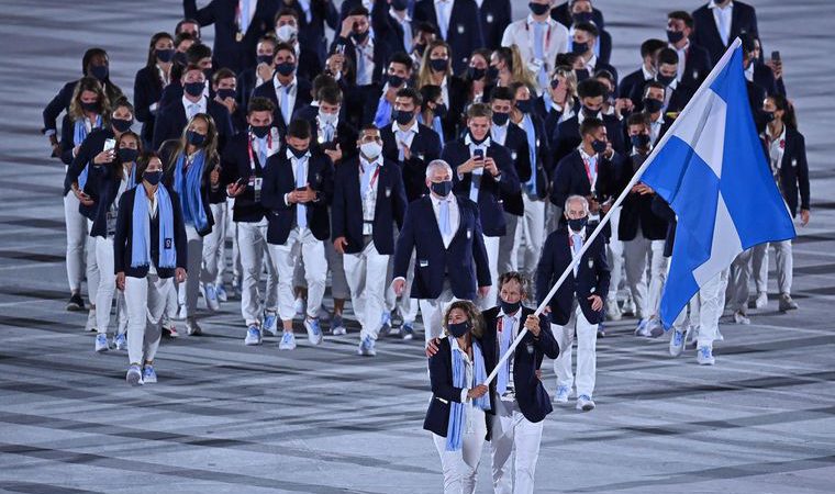 Juegos Olímpicos: La delegación argentina desfiló en el estadio nacional de Tokio