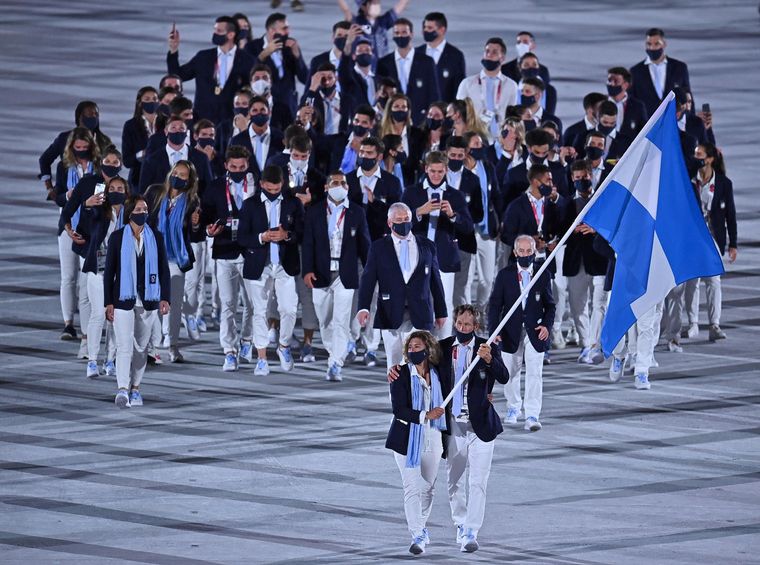 Juegos Olímpicos: La delegación argentina desfiló en el estadio nacional de Tokio