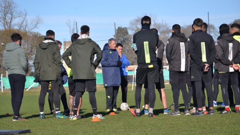 Sin Michel ni Alustiza Santamarina llegó a Santa Fe para jugar con Atlético Rafaela