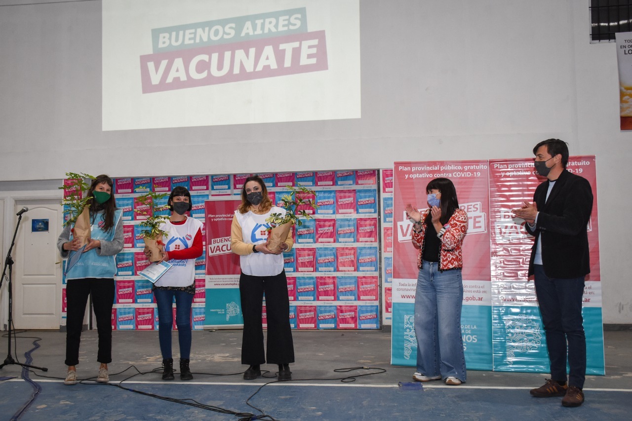 Se realizó un acto homenaje a los trabajadores y trabajadoras de las postas vacunatorias contra el COVID-19