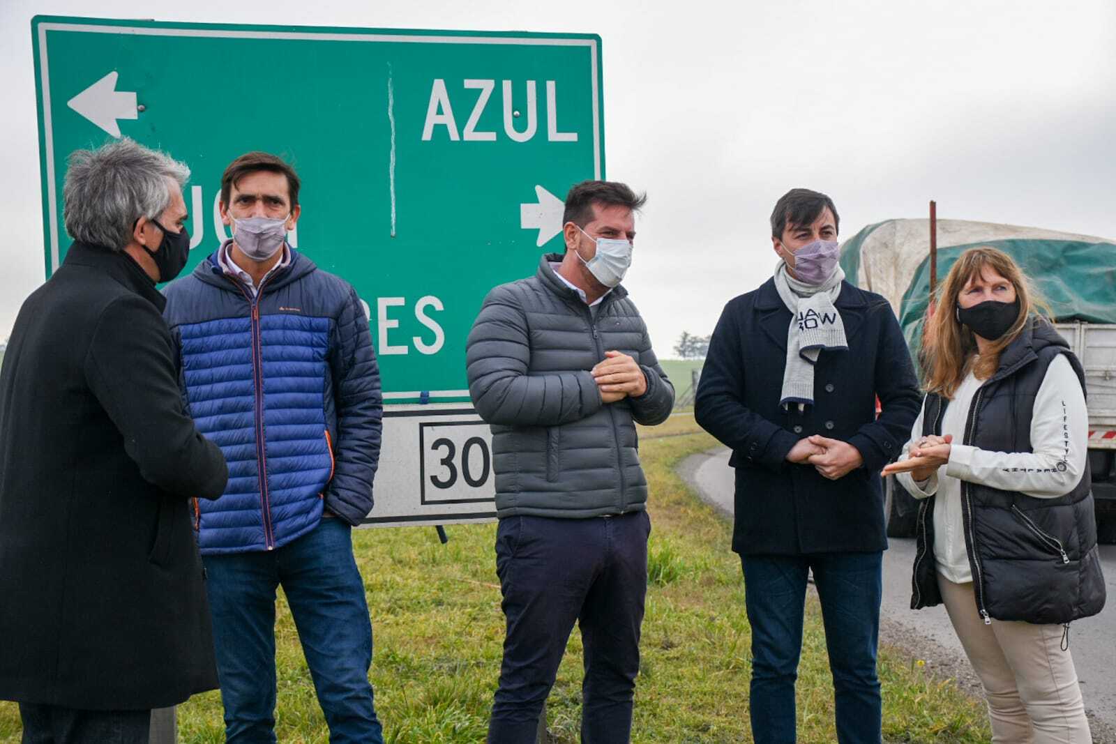 Iparraguirre y Atanasof anunciaron la postergada iluminación de la rotonda de la RN 226 y la RP 30