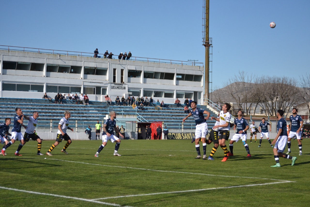 Santamarina y una nueva derrota que lo hunde a la zona baja en la Primera Nacional