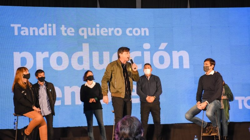 El Frente de Todos cerró su campaña en el Club Defensa haciendo foco en la generación de trabajo, la vivienda y el medioambiente