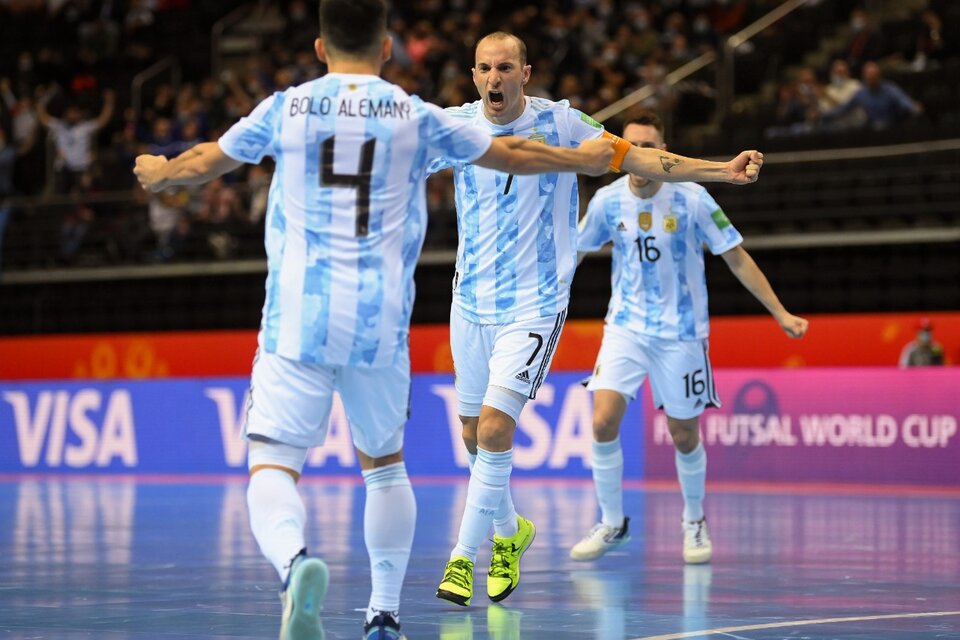 Futsal: Argentina derrotó por penales a Rusia y jugará frente a Brasil en las semifinales del Mundial