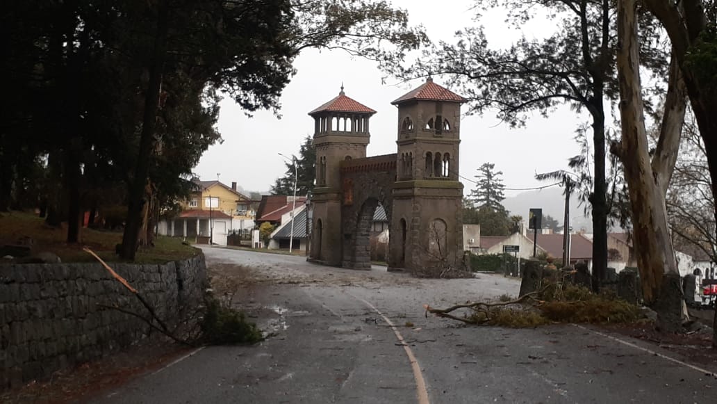 Temporal y «alerta naranja» en Tandil: clases suspendidas en los dos turnos