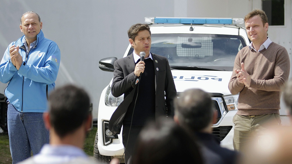 Axel Kicillof anunció un aumento salarial a personal policial y del Servicio Penitenciario