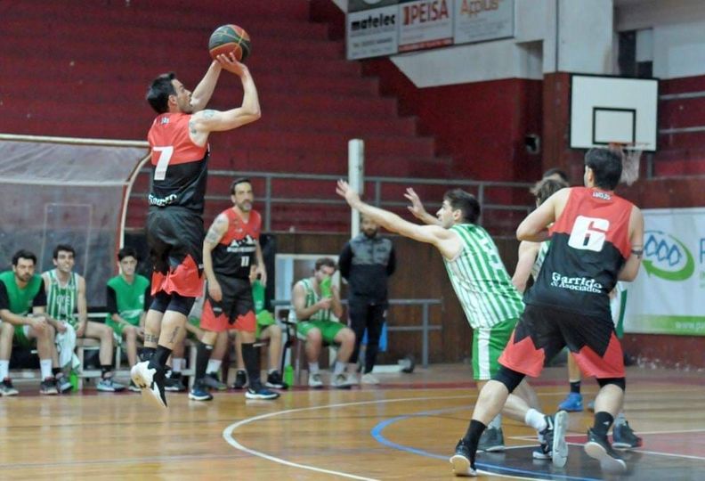 Pre Federal de Básquet: Independiente se impuso con autoridad ante Gimnasia de Chivilcoy en el arranque de la Segunda Fase