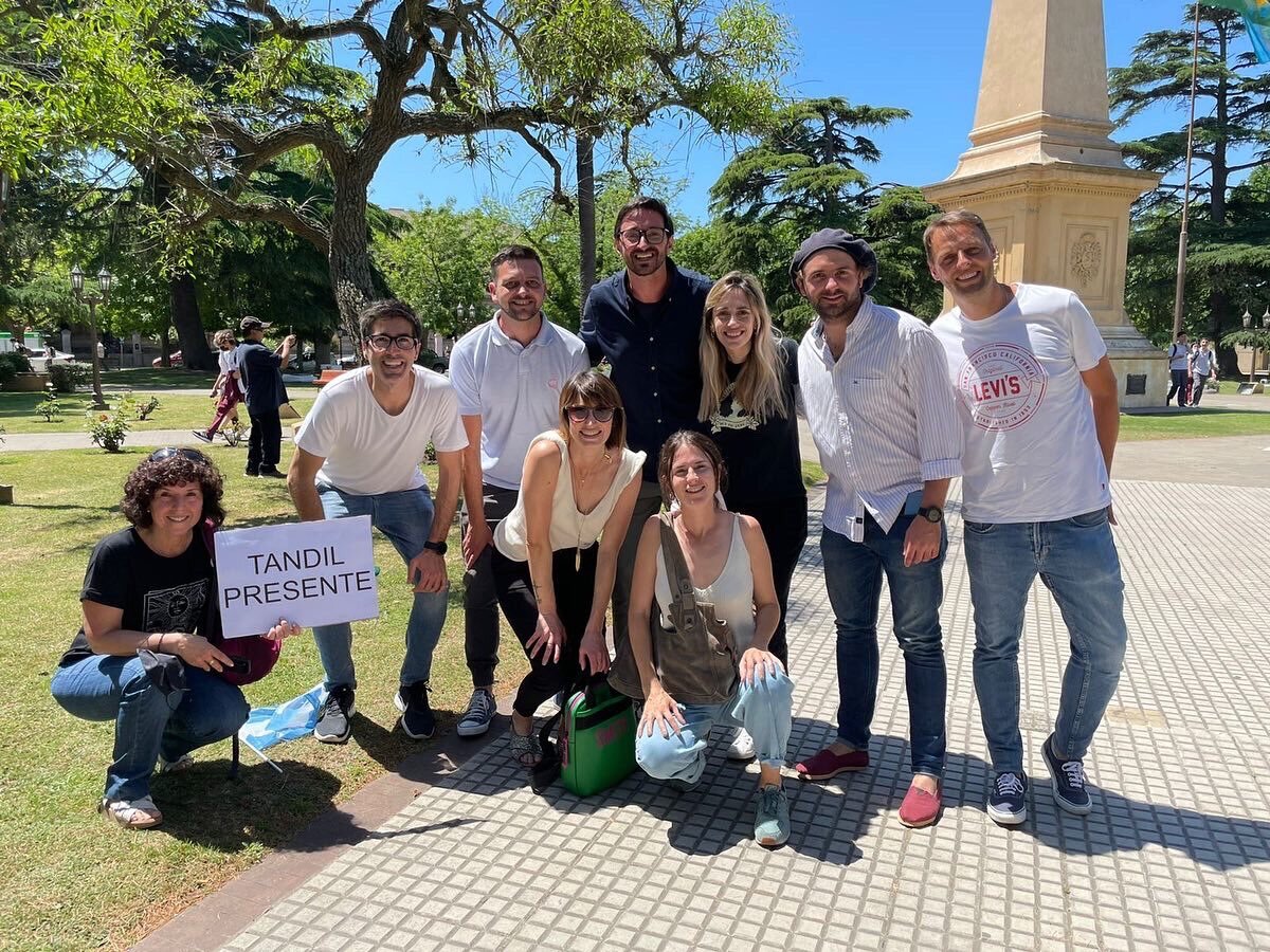 Candidato de Juntos en Tandil estuvo presente en Dolores mostrando apoyo a Mauricio Macri