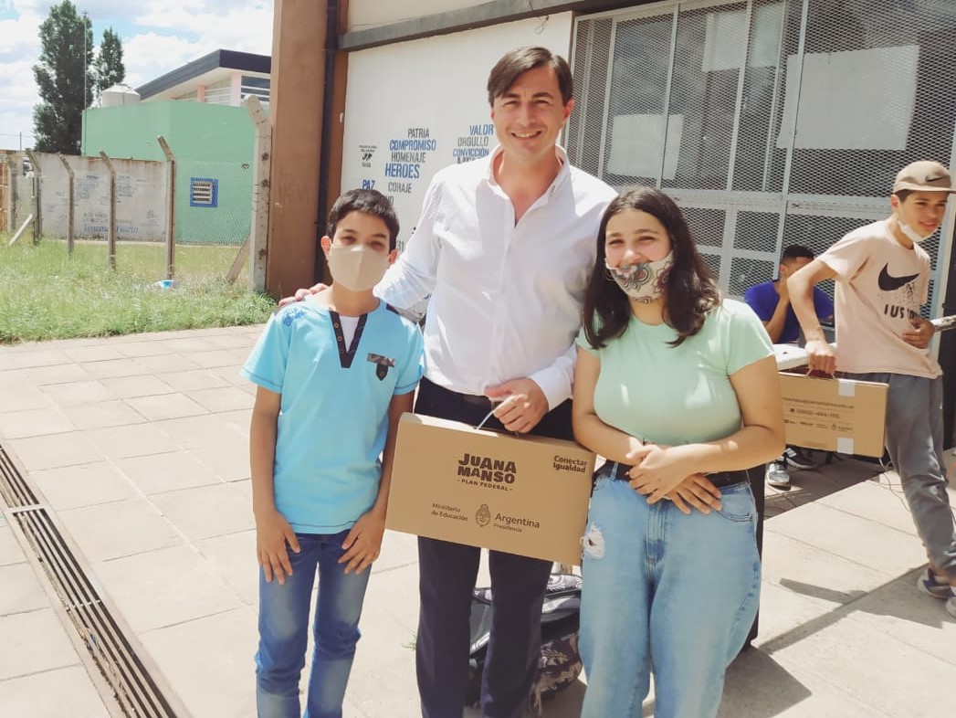 En Tandil se entregaron 110 netbooks del Programa Federal Conectar Igualdad – Juana Manso