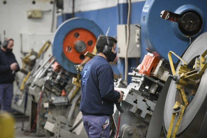 La industria creció 15,4% en 2021 y rompió racha de tres años de caídas