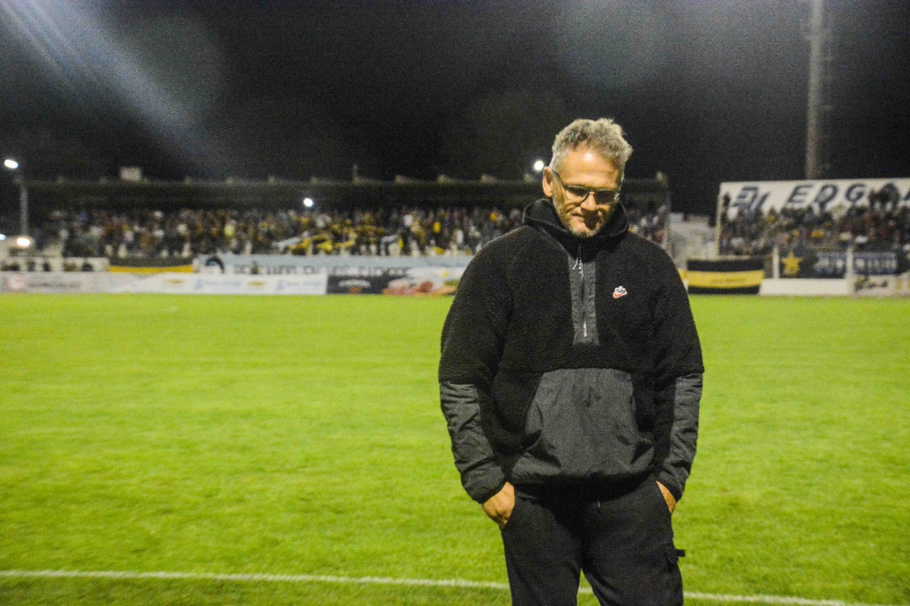 Santamarina se quedó sin entrenador: renunció Sebastián Cejas