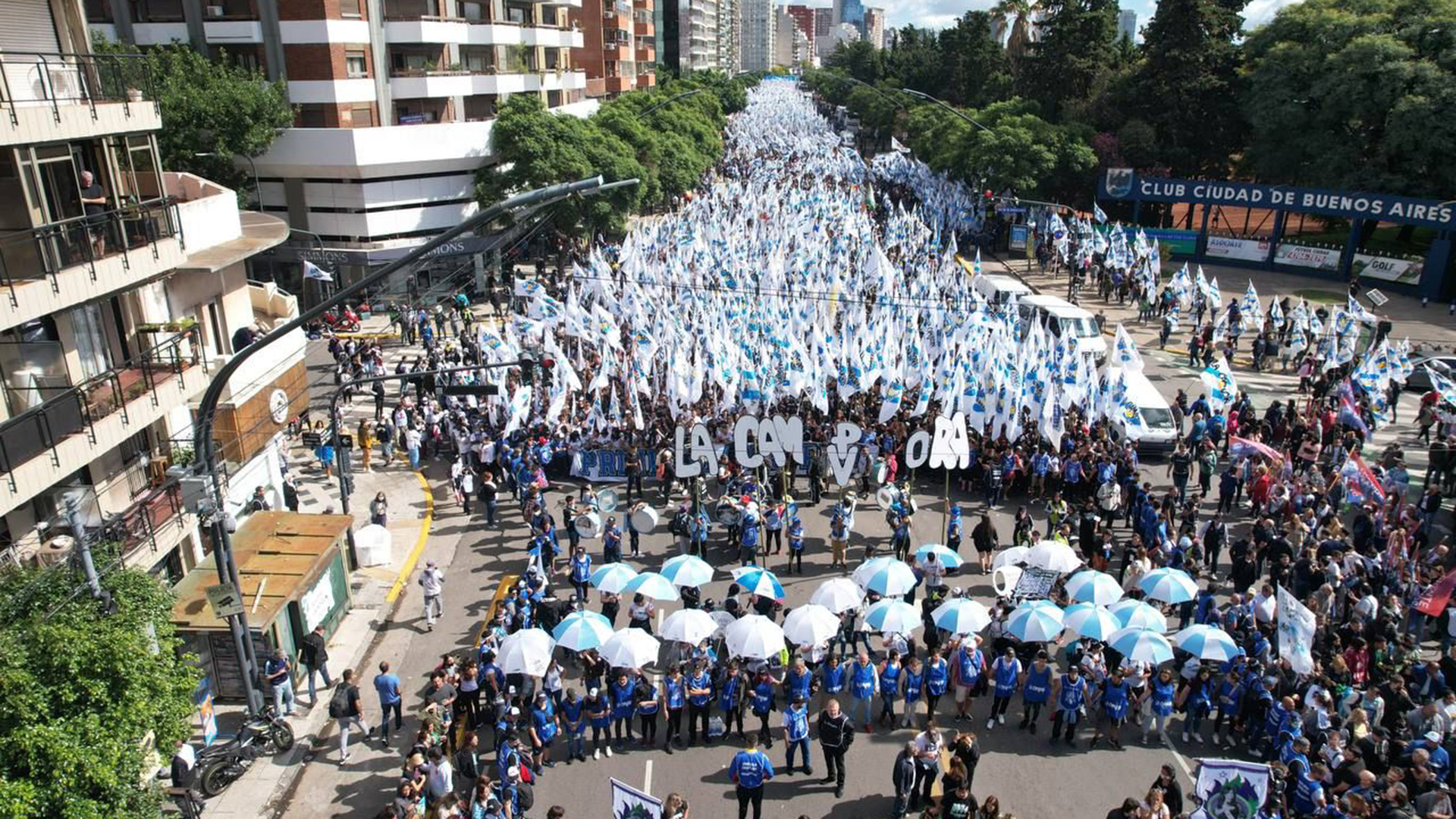 En el Día de la Memoria una multitudinaria marcha dijo presente en la Plaza de Mayo