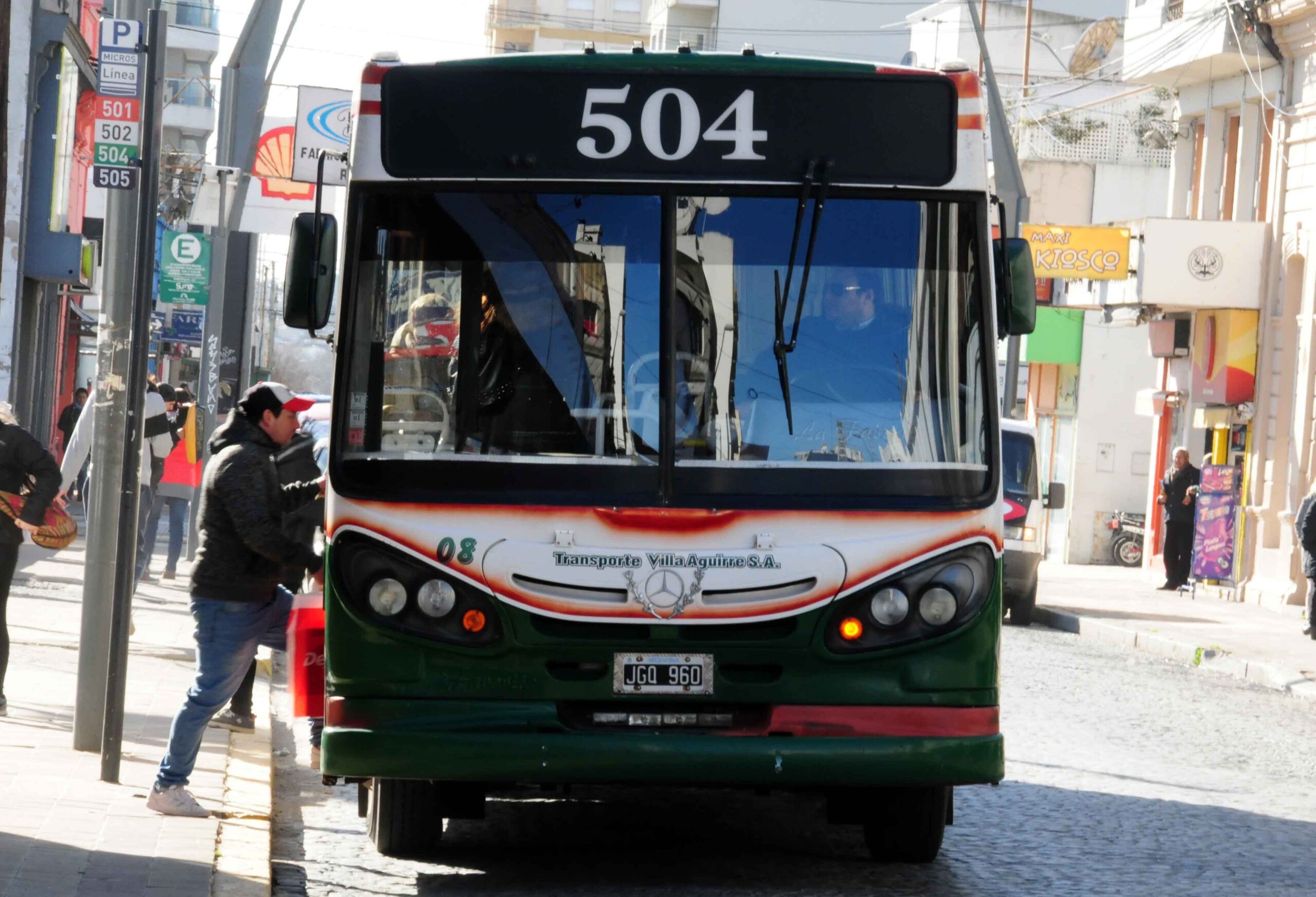 Se levantó el paro de colectivos de la UTA y el jueves habrá servicio público tras la firma del acuerdo salarial