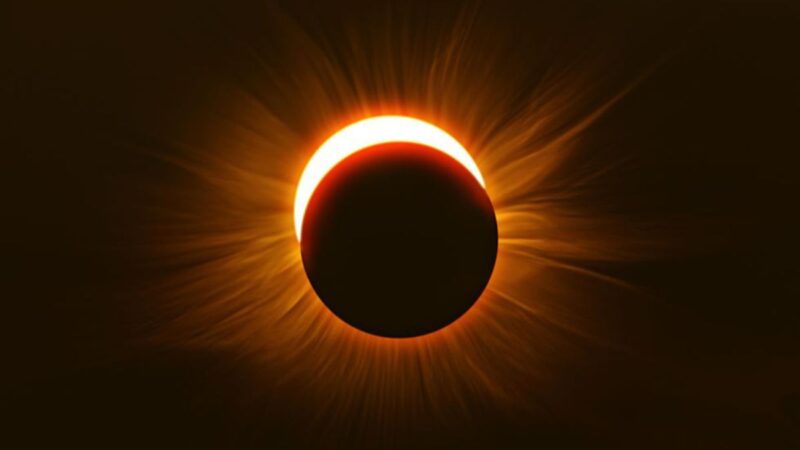 Festival de eclipses: hoy se podrá observar uno parcial de sol y el de luna se dará en la madrugada del 15 de mayo