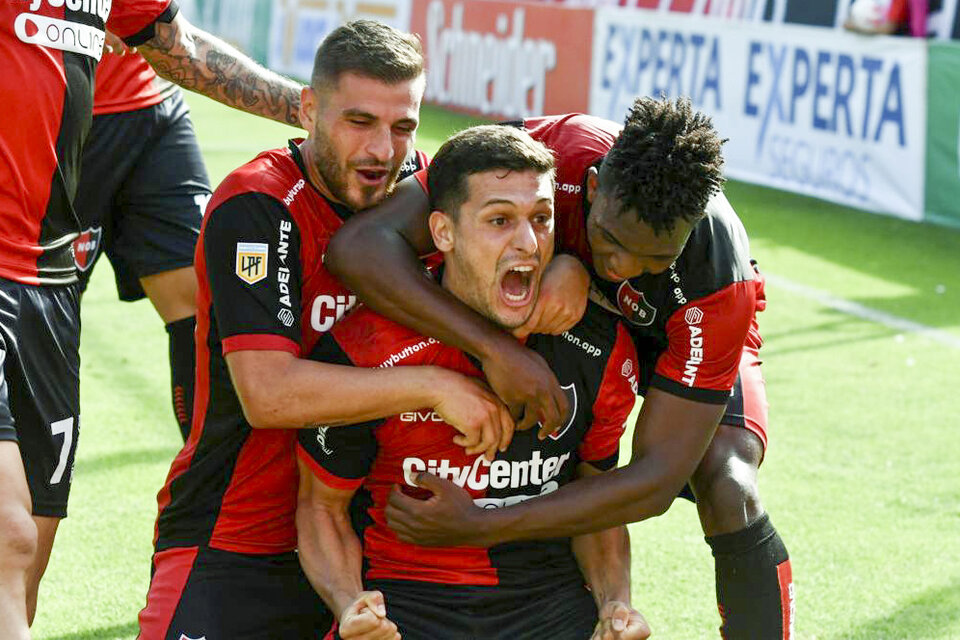 Juan Manuel García le dio el triunfo a Newells y sigue cosechando elogios en el fútbol grande de la Argentina