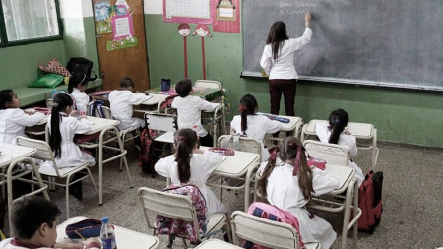 Comenzó el programa «Volvé a la Escuela»: 40 Cooperadoras de establecimientos educativos de Tandil recibieron el aporte extraordinario de Cooper-ar