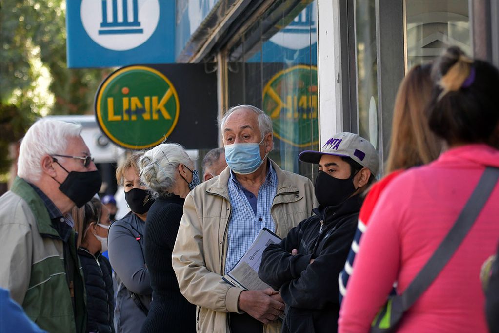 Las jubilaciones, pensiones y asignaciones suben 15% en junio, el mayor aumento con la formula de movilidad que llega al 63% interanual