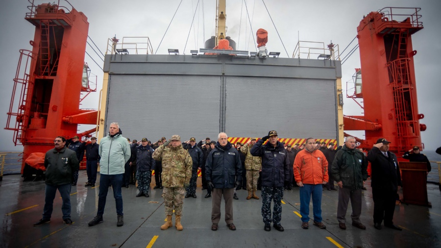 Veteranos del ARA General Belgrano junto al Ministro Taiana homenajearon al buque en el sitio donde hace 40 años fue hundido