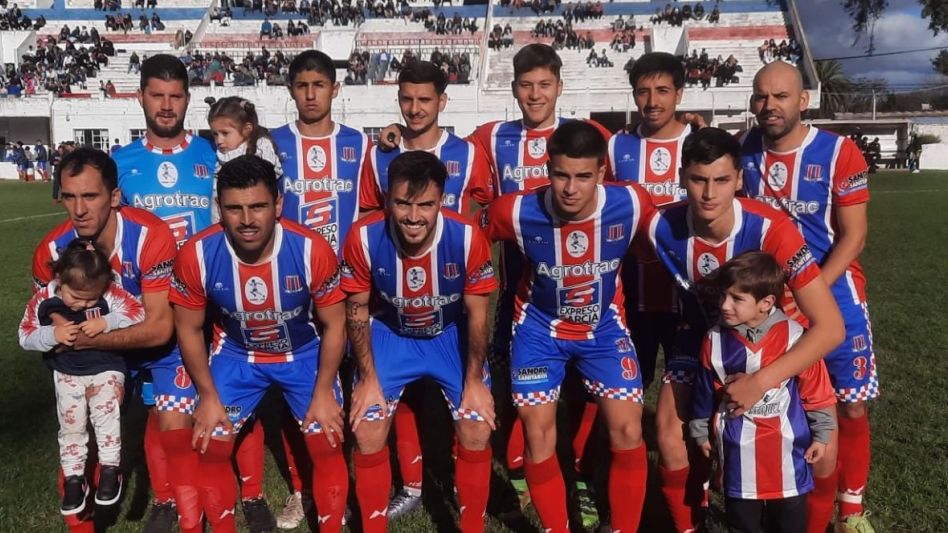 El clásico se quedó en La Estación: Ferro goleó 3 a 0 a Santamarina y se mete en la pelea de la URD que lideran Sarmiento y Atlético de Ayacucho