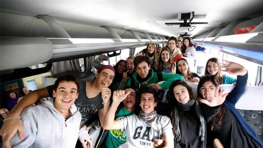 Turismo estudiantil: Kicillof anunció que los viajes de egresados gratuitos continuaran el año próximo para quienes terminen la secundaria en 2022