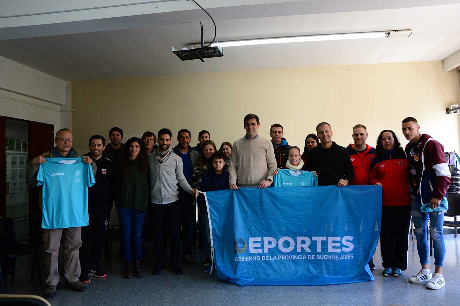 El Diputado Iparraguirre y el Subsecretario Provincial de Deportes de Buenos Aires, Javier Lovera, entregaron insumos deportivos en Tandil y participaron del lanzamiento de los Juegos Universitarios Argentinos