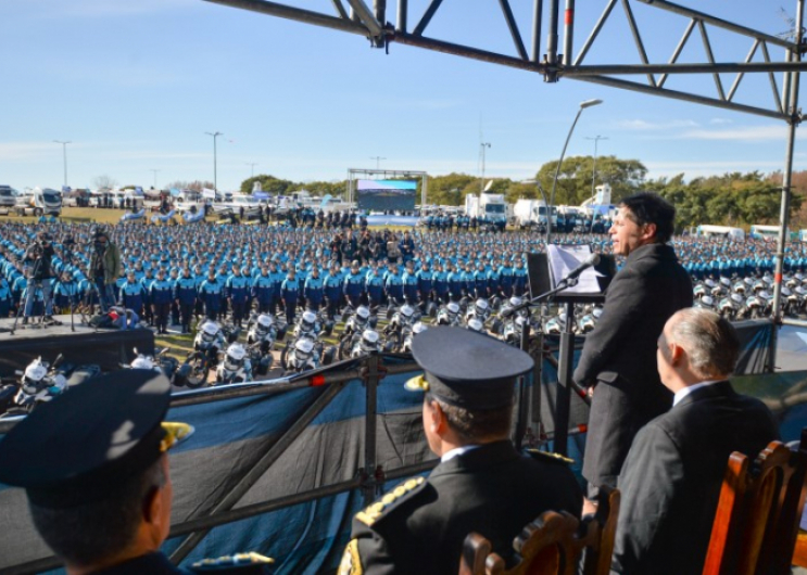 Kicillof sobre la reconstrucción de la Policía Bonaerense: “Cuando asumimos, encontramos una institución desinvertida, con sueldos degradados y, sobre todo, desmoralizada, con una pérdida en su identidad”