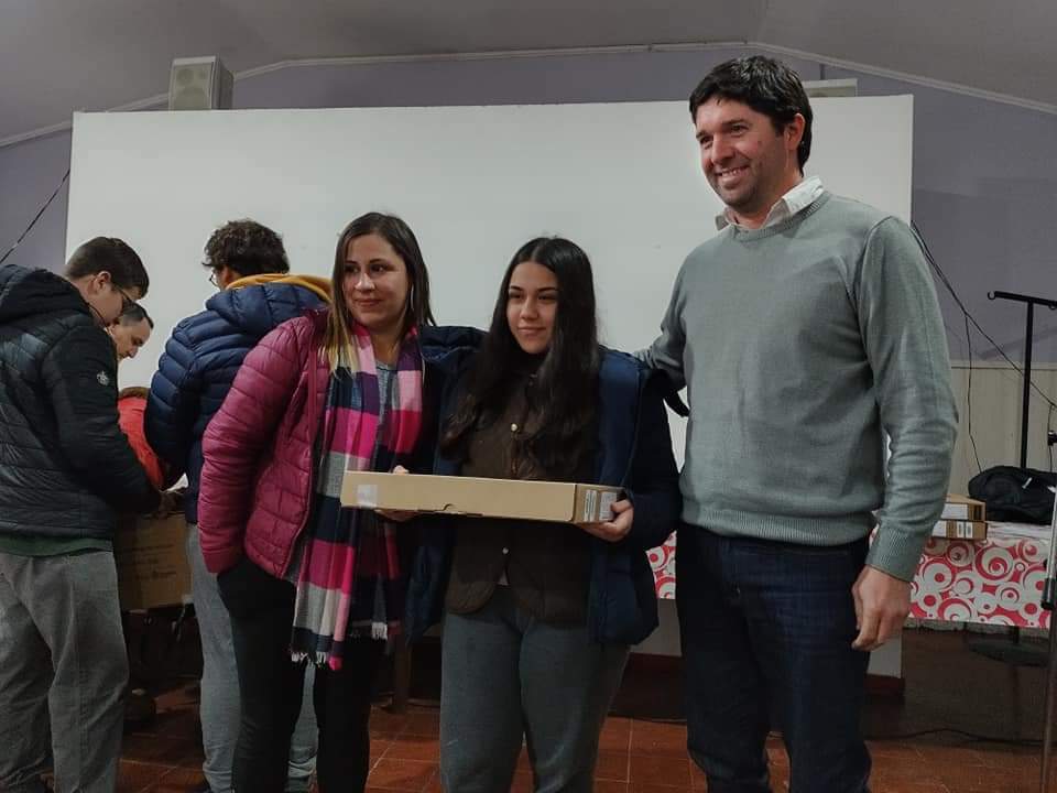 En el marco del Plan Federal Juana Manso – Conectar Igualdad se entregaron 345 computadoras para alumnos de Escuelas Secundarias en Tandil