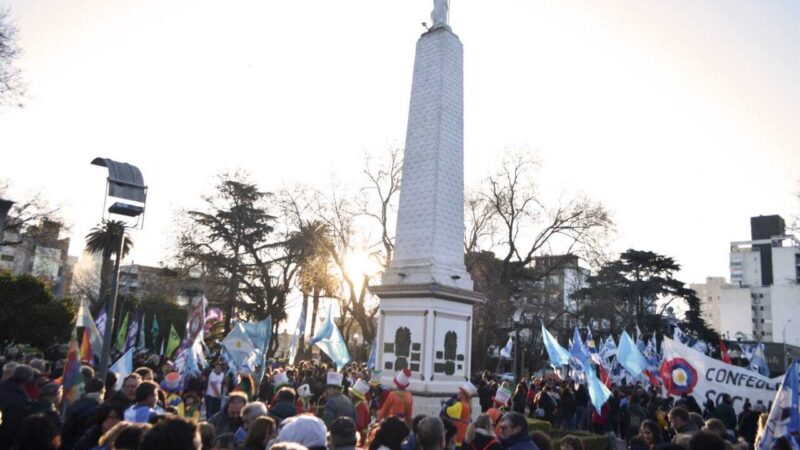 El Frente de Todos Tandil realizó una multitudinaria marcha en apoyo a Cristina Fernández de Kirchner