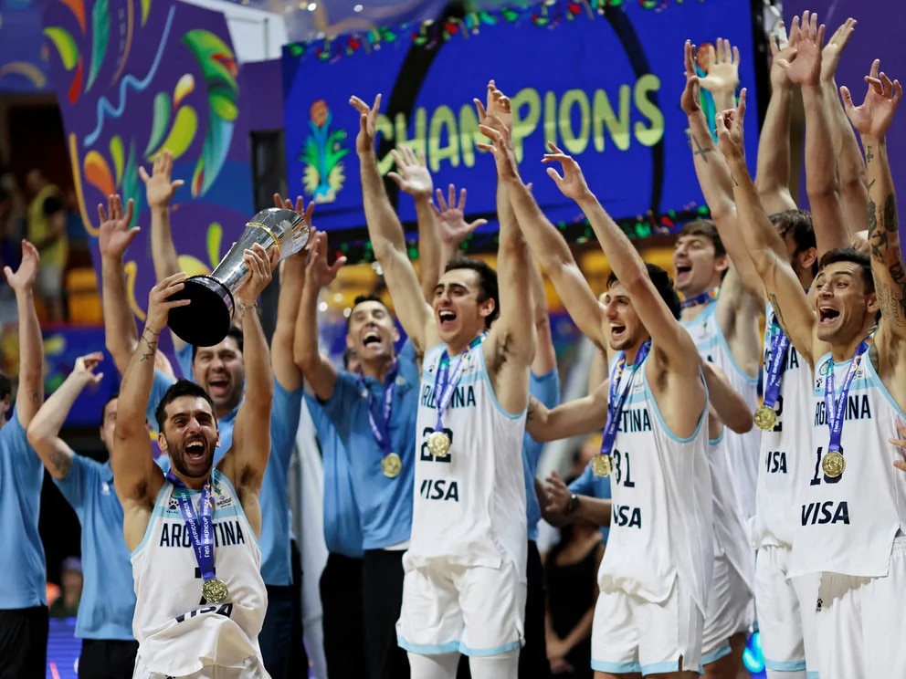 Argentina derrotó 75-73 como visitante a Brasil y se coronó campeón de la Americup