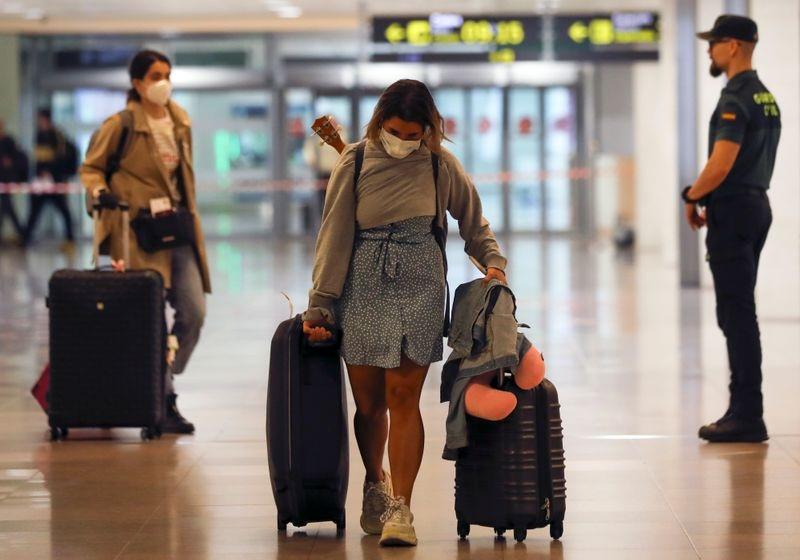 Fin del mito: durante el macrismo hubo un éxodo de jóvenes tres veces más alto que en 2022