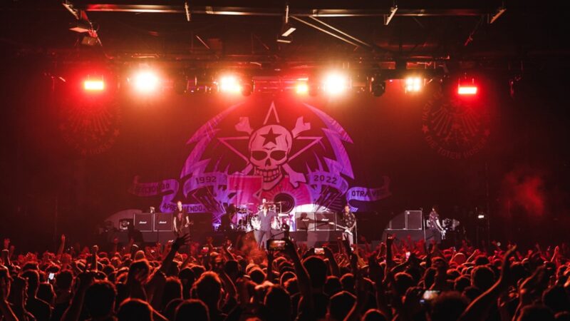 En la previa a su show en Tandil, Die Toten Hosen hizo un culto a la amistad y el punk rock en Obras