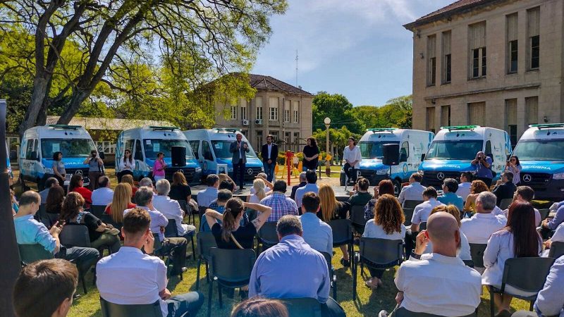 El Ministerio de Salud de la Nación realizó la entrega de ambulancias en La Plata: uno de los vehículos será parte del Sistema Integrado de Salud Pública de Tandil