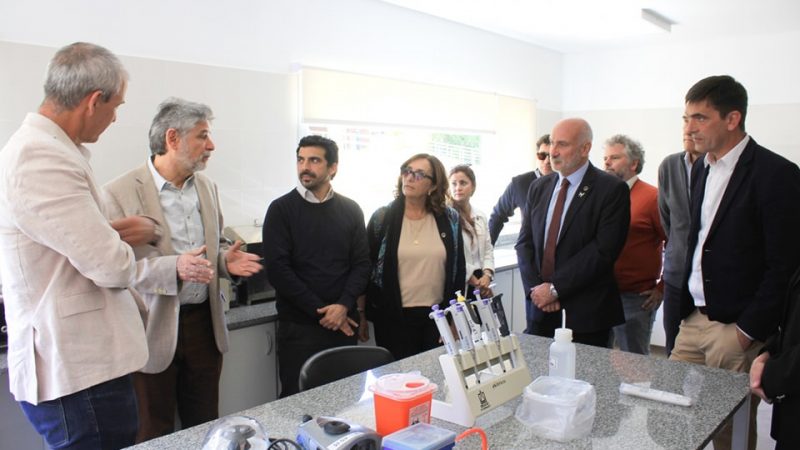 El Ministro Filmus recorrió los centros de investigación de la UNICEN: «aquí en Tandil hay un desarrollo enorme en ciencia y tecnología, que es un gran aporte para el país»
