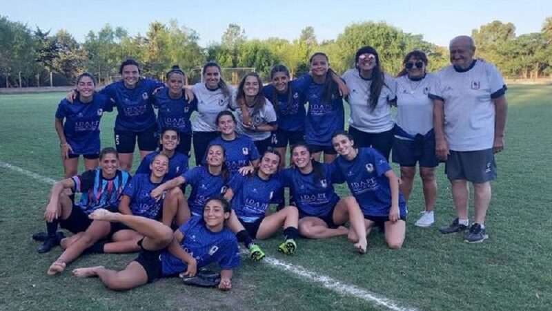 El seleccionado femenino de fútbol de Tandil ganó en Lobos y avanzo a la siguiente ronda