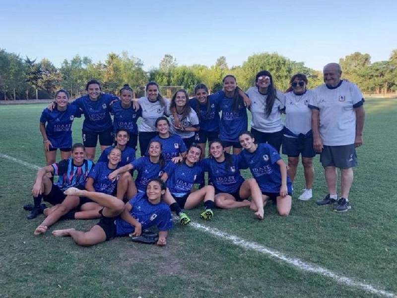 El seleccionado femenino de fútbol de Tandil ganó en Lobos y avanzo a la siguiente ronda