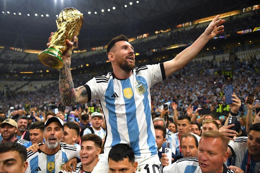 El Gobierno decretó feriado nacional para este martes 20 de diciembre y así millones de argentinos pueden recibir a los campeones del mundo