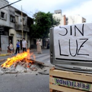 Masivo apagón: una falla en el sistema general dejó a un tercio del país sin luz