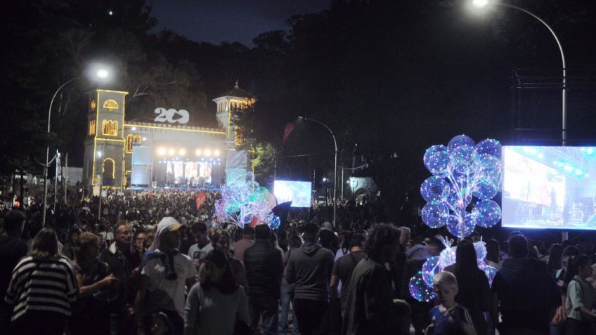 El Bicentenario se empezó a festejar en el Parque Independencia con shows musicales que convocaron a miles de tandilenses