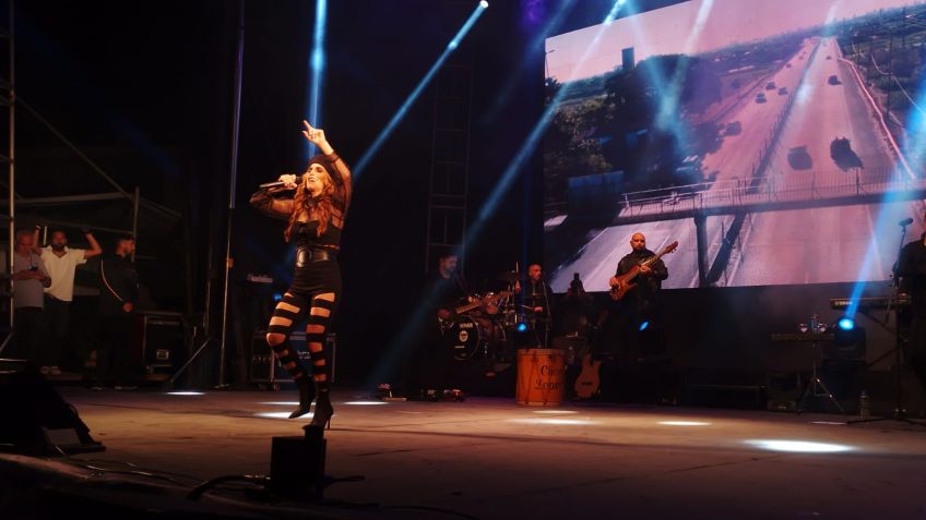 El show de Soledad Pastorutti reunió a miles de tandilenses que celebraron el Bicentenario de la ciudad