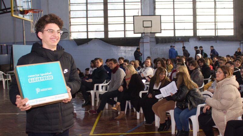 Conectar Igualdad Bonaerense: con actos durante toda la semana, más de 1200 alumnos de 26 escuelas secundarias de Tandil recibirán computadoras para potenciar sus estudios