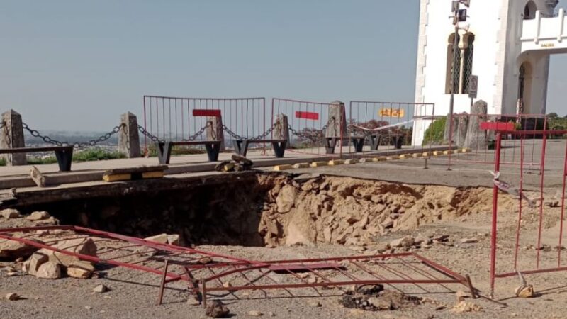 El Municipio cierra el acceso al Parque Independencia para terminar los trabajos del controversial mástil de 40 metros